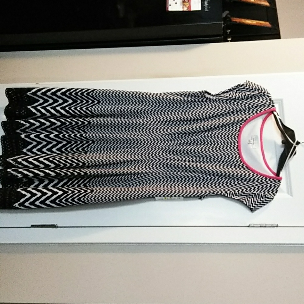 Dressy brand new short sleeved dress
